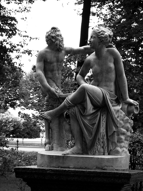 Ο Πάνας και Νύμφη, σε κήπο της Αγίας Πετρούπολης