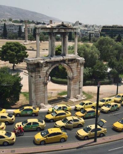Κίτρινη φυλή: 6 αγαπημένες συνήθειες των Αθηναίων ταξιτζήδων