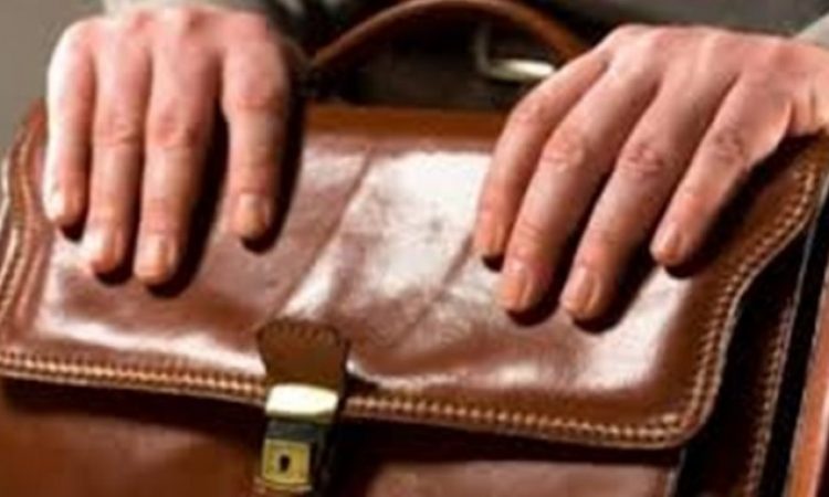 Συγκινητική ιστορία: καστανάς βρήκε μια τσάντα γεμάτη με λεφτά και…