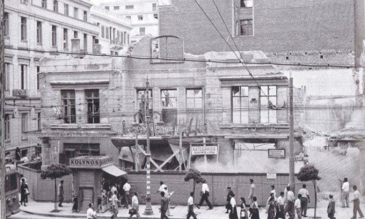 Γιατί καταστράφηκαν τα νεοκλασικά της Αθήνας; Η κατεδάφιση των Bauhaus πολυκατοικίων και των κομψών art deco μέγαρων μέσα στη λαίλαπα της αντιπαροχής