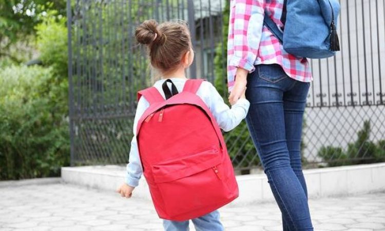 Back to School: Τι πρέπει να περιέχει η σχολική τσάντα για το δημοτικό εκτός από βιβλία