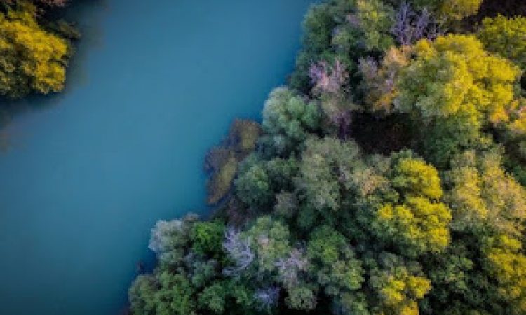 Τα εντυπωσιακά χρώματα του μεγαλύτερου ποταμού της Πελοποννήσου! [video]