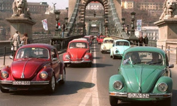 ‘Πεθαίνει ο σκαραβαίος’: H Volkswagen ανακοίνωσε το τέλος του θρυλικού beetle